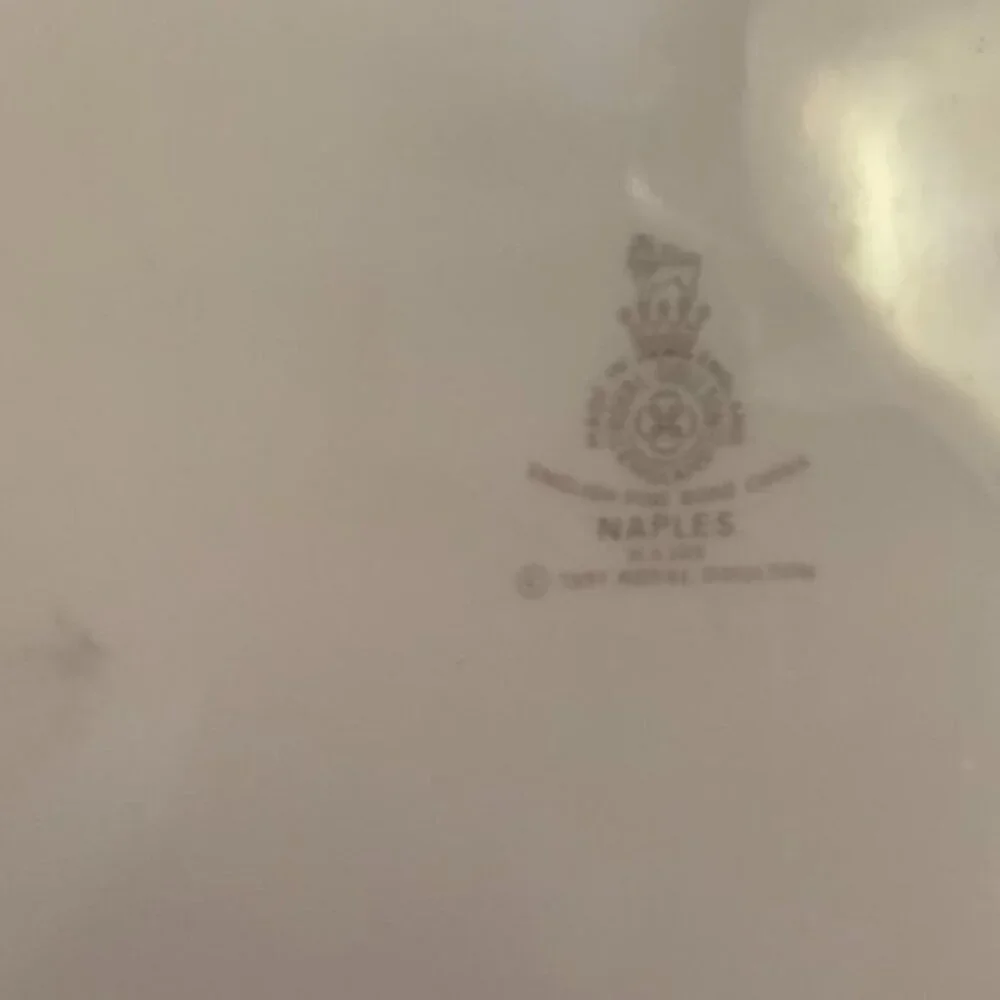 ROYAL DOULTON Vintage  Bread & Butter Plate Naples (Gold Trim)